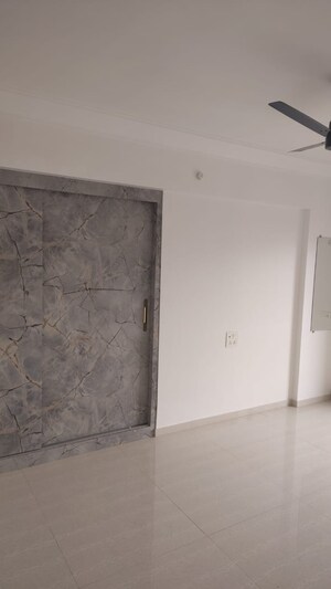 Room in 3 BHK Apartment at Arihant Aarohi Phase 2, Kalyan Shilphata Road – for Rent