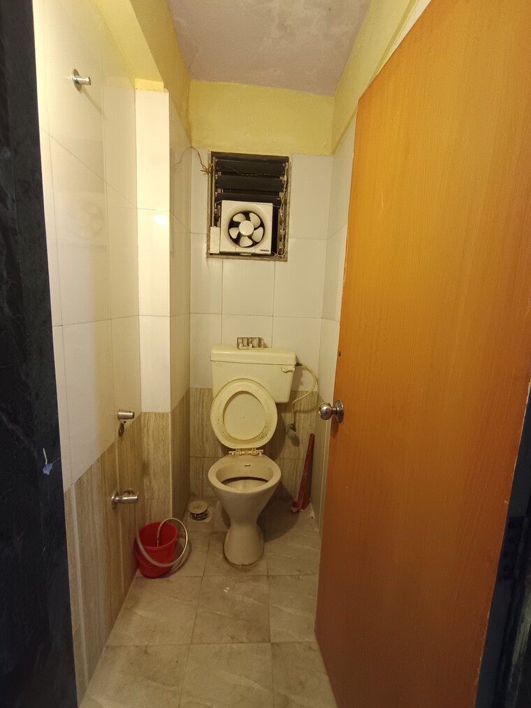 Bathroom, bindra-marigold-chs 1 Bedroom 335 Sq.Ft. Apartment In Andheri East Mumbai 9276271