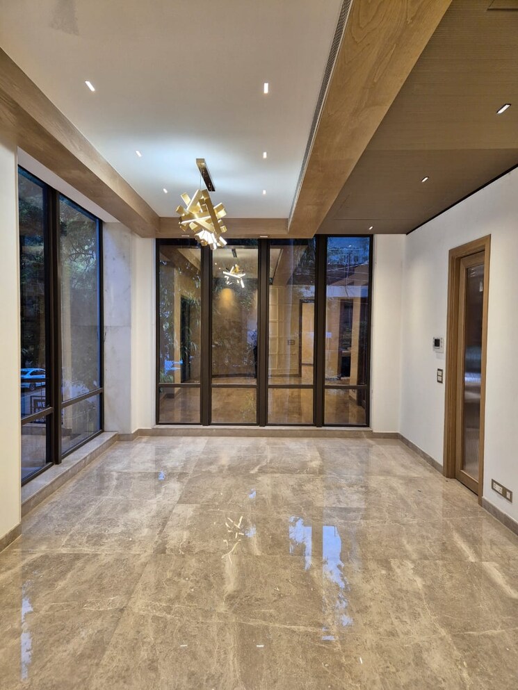 Room, south extension ii 4 Bedroom 3600 Sq.Ft. Builder Floor In South Extension ii Delhi 9276275