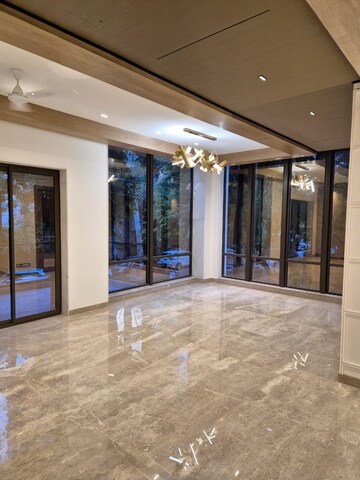 Room in 4 BHK Builder Floor at South Extension ii – for Sale