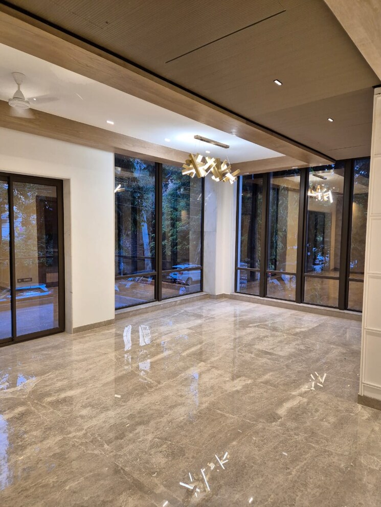 Room, south extension ii 4 Bedroom 3600 Sq.Ft. Builder Floor In South Extension ii Delhi 9276275