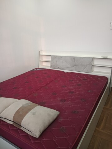 Bedroom in 3 BHK Apartment at Sai Farms, Gomti Nagar – for Rent