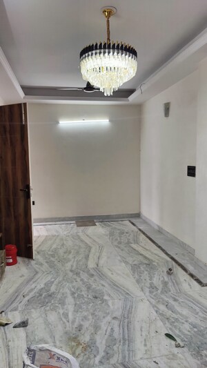 Room in 5 BHK Builder Floor at Ashoka Enclave – for Rent