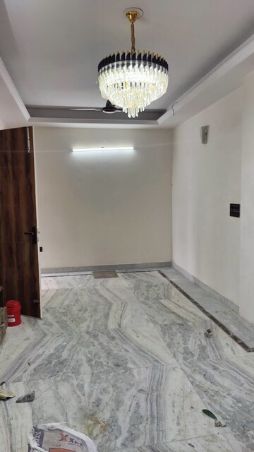 Room in 5 BHK Builder Floor at Ashoka Enclave – for Rent