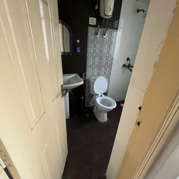 Bathroom in 2 BHK Apartment at Express Zenith, Sector 77 – for Rent