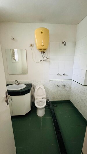 Bathroom in 3 BHK Builder Floor at Unitech South City II, Sector 50 – for Rent