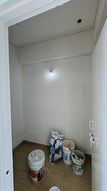 Furnished Amenities in 3 BHK Builder Floor at Unitech South City II, Sector 50 – for Rent