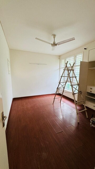 Staircase in 3 BHK Builder Floor at Unitech South City II, Sector 50 – for Rent