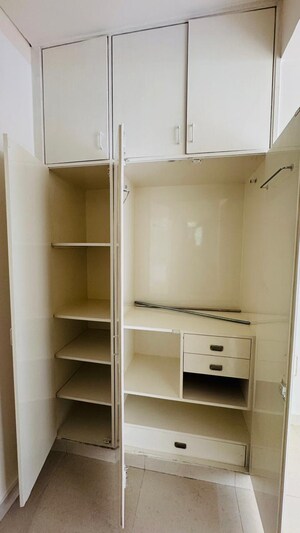 Bathroom in 3 BHK Builder Floor at Unitech South City II, Sector 50 – for Rent