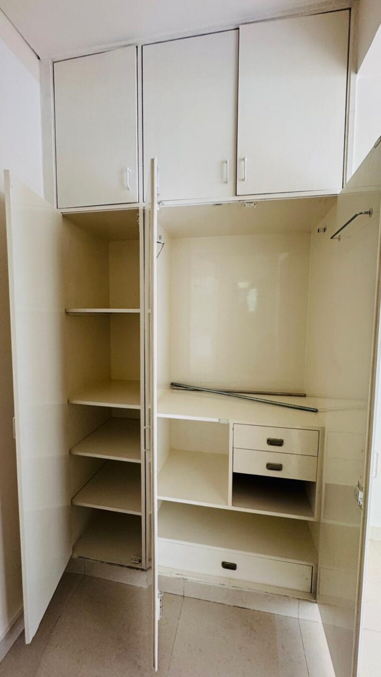 Bathroom, unitech-south-city-ii 3 Bedroom 2700 Sq.Ft. Builder Floor In Sector 50 Gurgaon 9276303