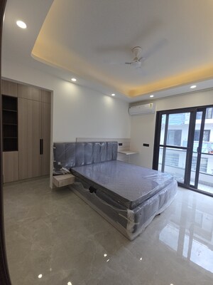 Bedroom in 3 BHK Builder Floor at Sector 43 – for Rent