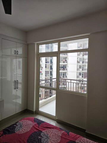 Room in 2.5 BHK Apartment at Spaze Privy AT4, Sector 84 – for Rent