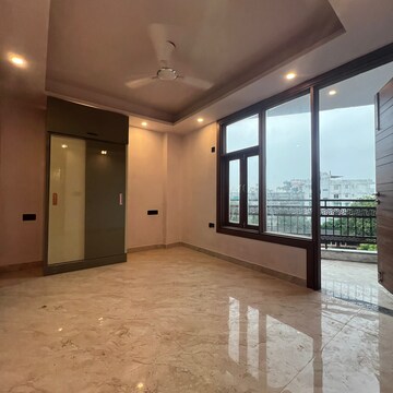 Room in 2 BHK Builder Floor at Vasant Kunj – for Sale