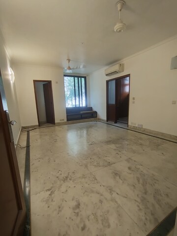 Room in 4 BHK Builder Floor at Greater Kailash ii – for Rent