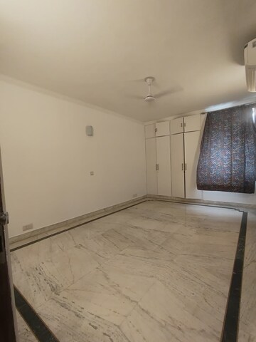 Room in 4 BHK Builder Floor at Greater Kailash ii – for Rent
