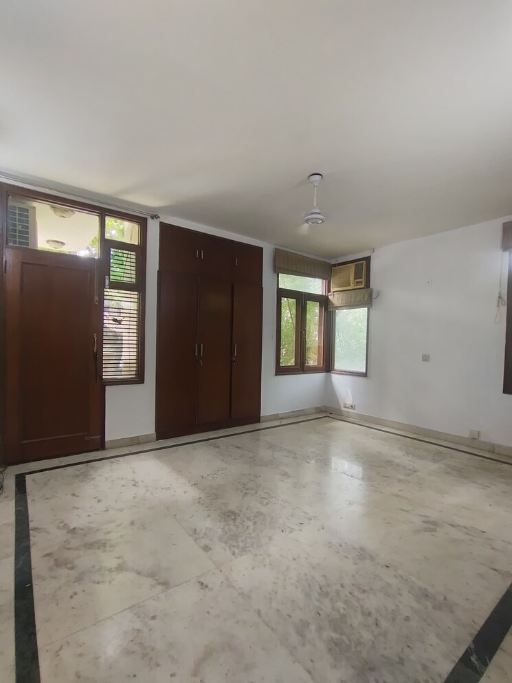 Room, greater kailash ii 4 Bedroom 6300 Sq.Ft. Builder Floor In Greater Kailash ii Delhi 9276346