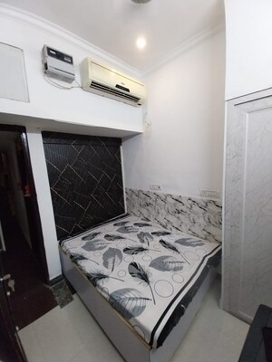 Room in 1 RK Independent House at Dlf Phase V – for Rent