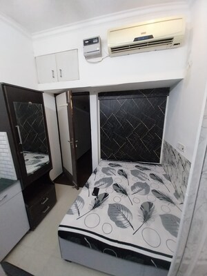 1 RK Independent House For Rent in Dlf Phase V