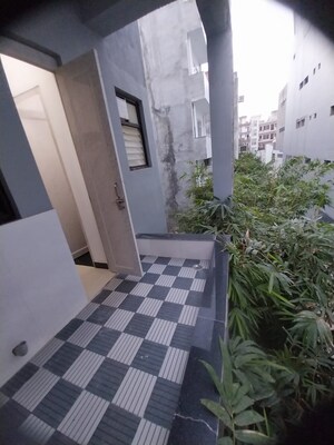 Balcony in 1 RK Independent House at Dlf Phase V – for Rent