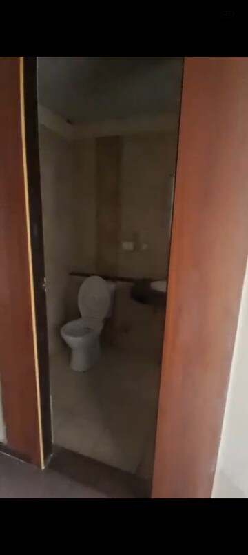 Furnished Amenities in 2 BHK Apartment at Landcraft Golf Links, Pandav Nagar – for Sale