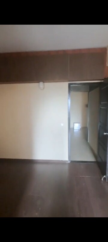 Room in 2 BHK Apartment at Landcraft Golf Links, Pandav Nagar – for Sale
