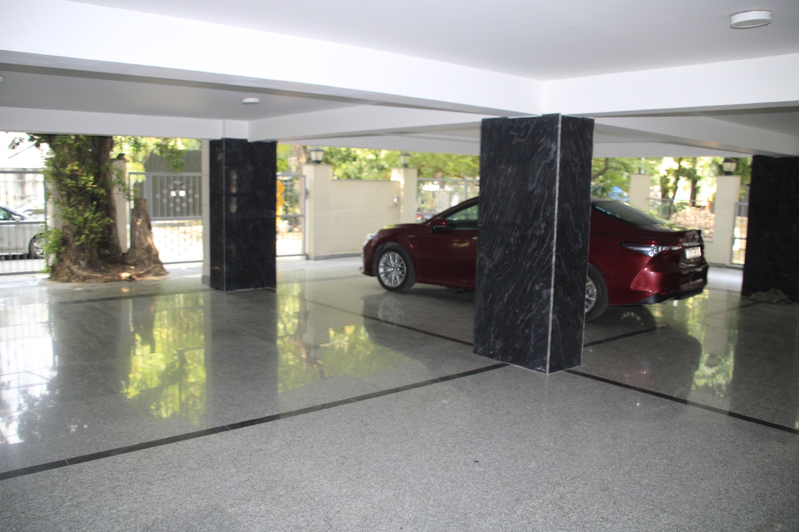 4 BHK + Pooja Room,Servant Room,Study Room,Extra Room Builder Floor For Sale in West End Colony