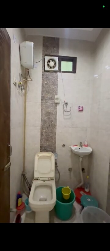 Bathroom in 1.5 BHK Builder Floor at Govindpuri – for Rent