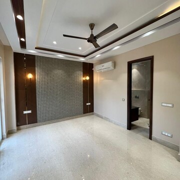 Room in 4 BHK Apartment at Adani Samsara Vilasa, Sector 63 – for Rent
