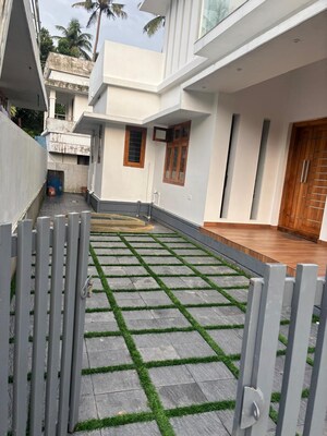 4 BHK Independent House For Sale in Poochatty