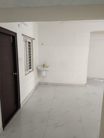 Room in 3 BHK Apartment at Tadepalli – for Rent