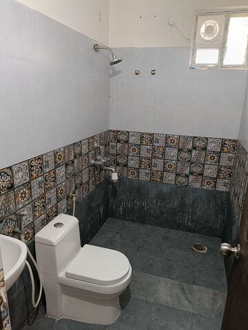 Bathroom in 3 BHK Apartment at Tadepalli – for Rent