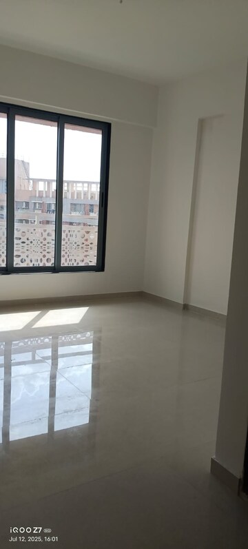 Room in 2 BHK Apartment at Lodha Panacea 1, Dombivli East – for Rent