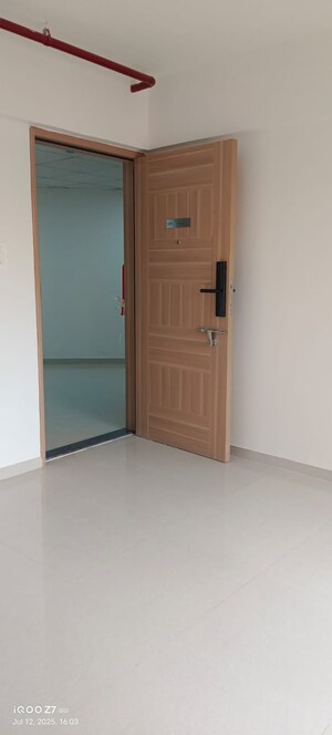 Room in 2 BHK Apartment at Lodha Panacea 1, Dombivli East – for Rent