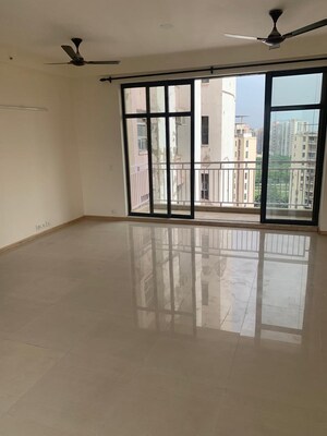 Room in 3 BHK Builder Floor at Preet Vihar – for Rent