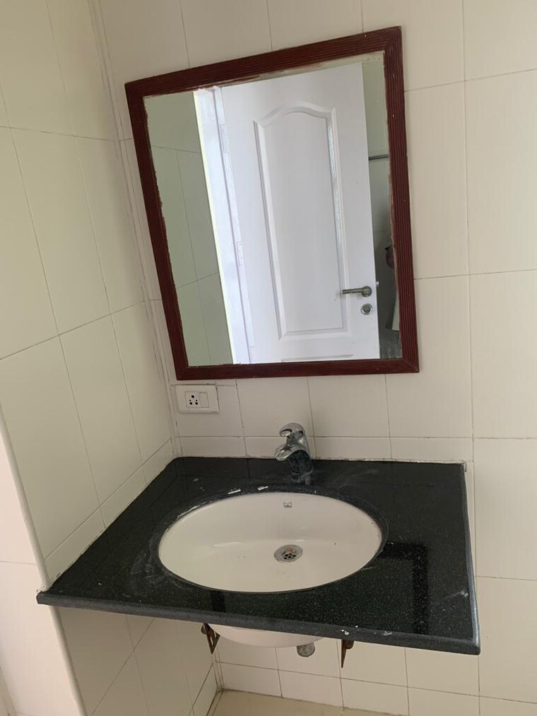 Bathroom, preet vihar 3 Bedroom 188 Sq.Yd. Builder Floor In Preet Vihar Delhi 9276562