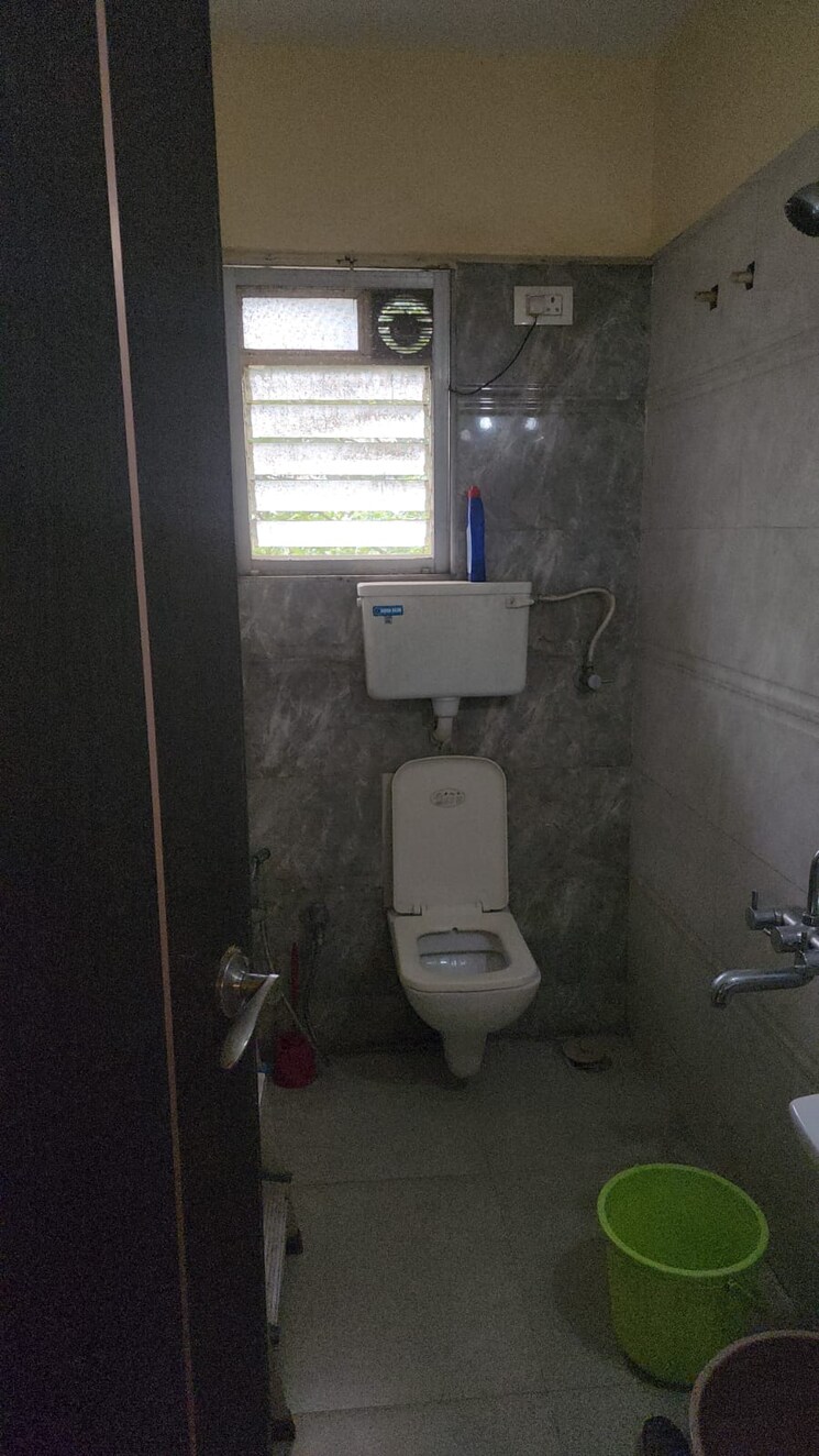 Bathroom, rosa-elite 1 Bedroom 400 Sq.Ft. Apartment In Bhayandarpada Thane 9276485