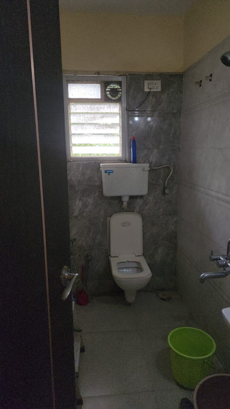 Bathroom, rosa-elite 1 Bedroom 400 Sq.Ft. Apartment In Bhayandarpada Thane 9276485