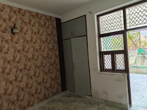 Room in 3 BHK Builder Floor at Green Fields Colony – for Rent
