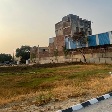  Plot For Sale in Sector 75