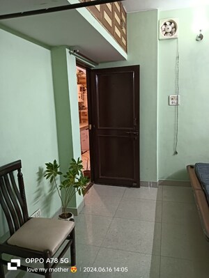 Living Room in 2 BHK Builder Floor at Sector 38 – for Rent