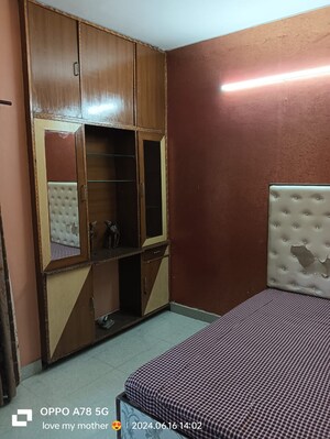 Living Room in 2 BHK Builder Floor at Sector 38 – for Rent