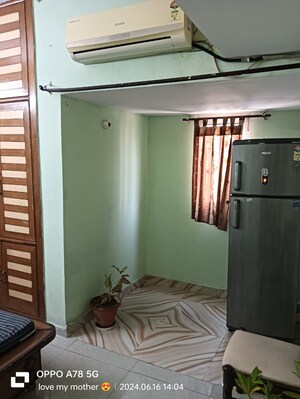 Bedroom in 2 BHK Builder Floor at Sector 38 – for Rent