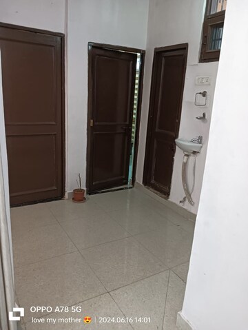 Living Room in 2 BHK Builder Floor at Sector 38 – for Rent