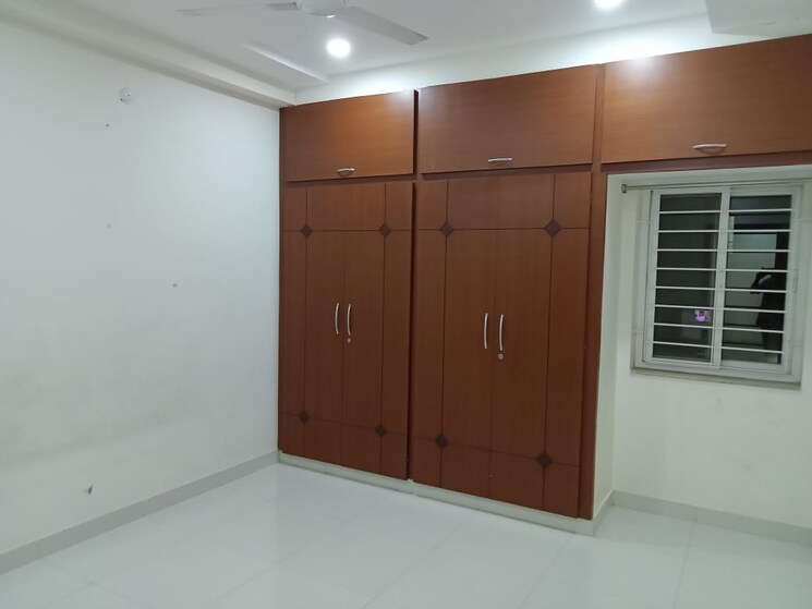 Room, sector 107 2 Bedroom 1060 Sq.Ft. Apartment In Sector 107 Noida 9276739