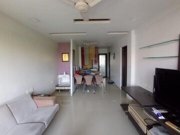 Living Room in 2 BHK Apartment at Chembur – for Rent