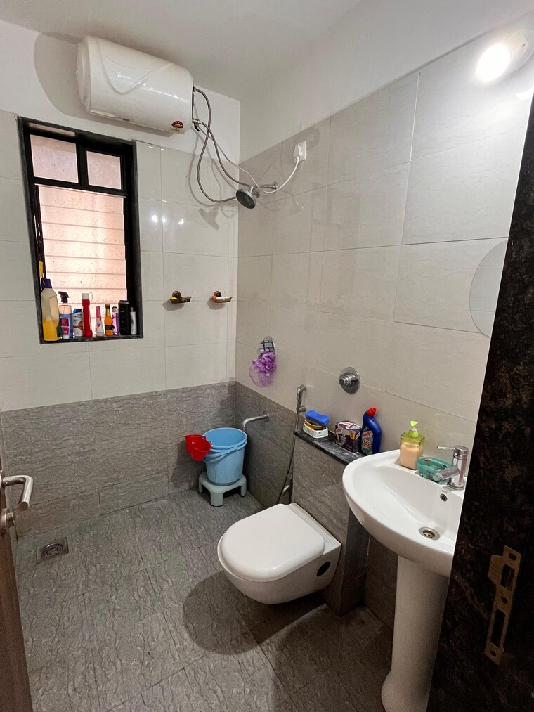 Bathroom, yashoda-golden-trellis 2 Bedroom 900 Sq.Ft. Apartment In Balewadi Pune 9276633