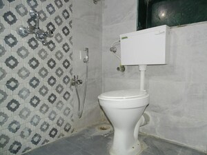 Bathroom in  Pg at Sector 4 Kopar Khairane – for Rent