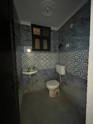 Bathroom in 1 BHK Builder Floor at Saket – for Rent