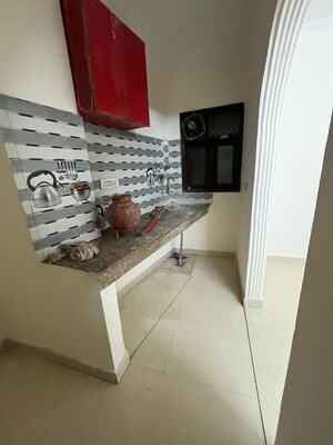 Furnished Amenities in 1 BHK Builder Floor at Saket – for Rent