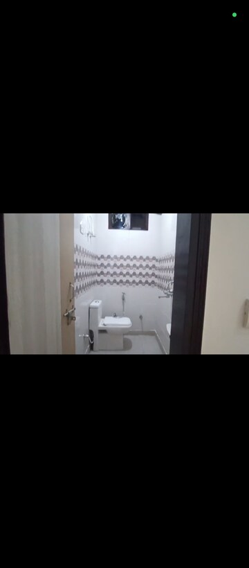 Room in 3 BHK Builder Floor at Govindpuri – for Rent
